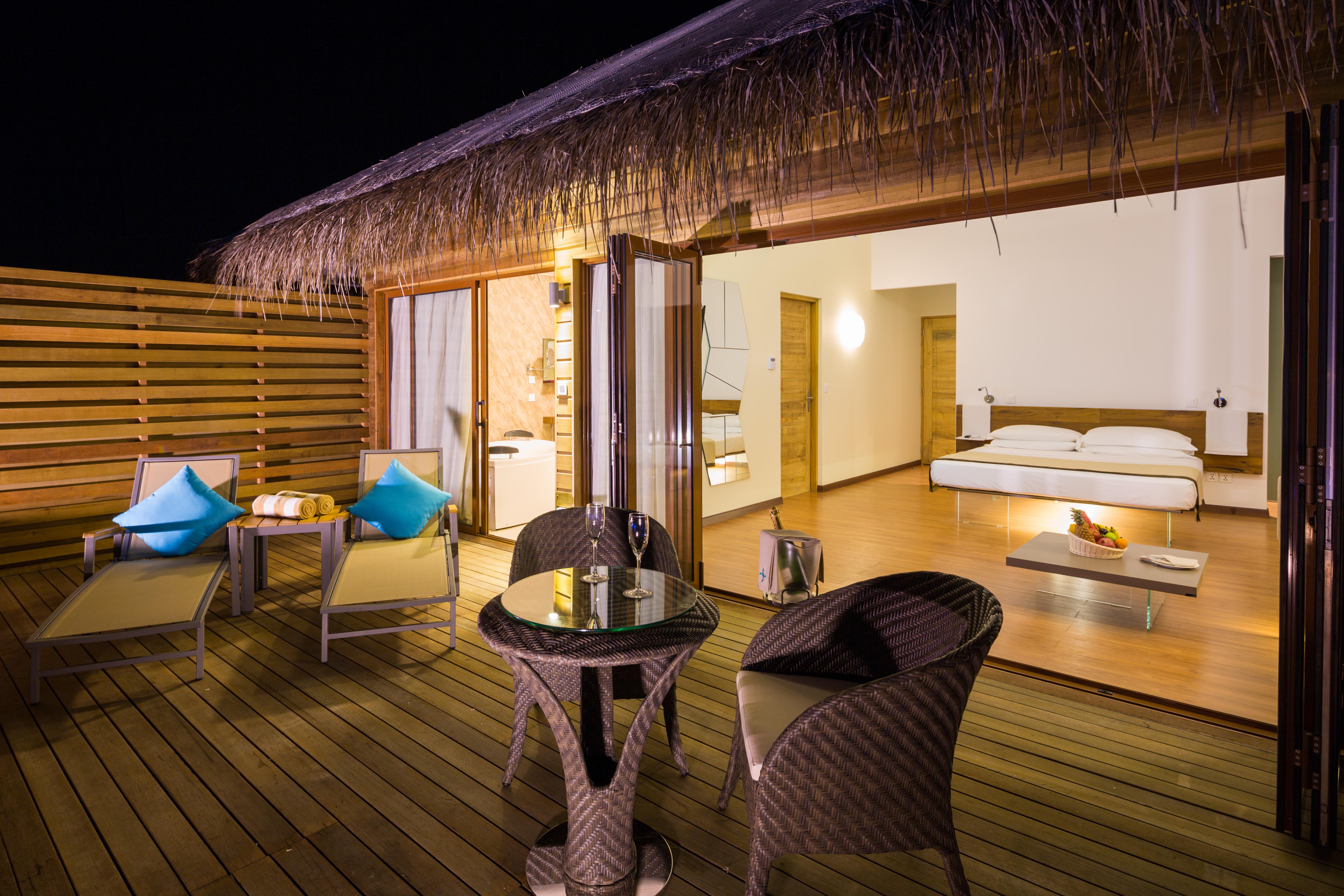 Отель Cocoon Maldives Kurendhoo Экстерьер фото