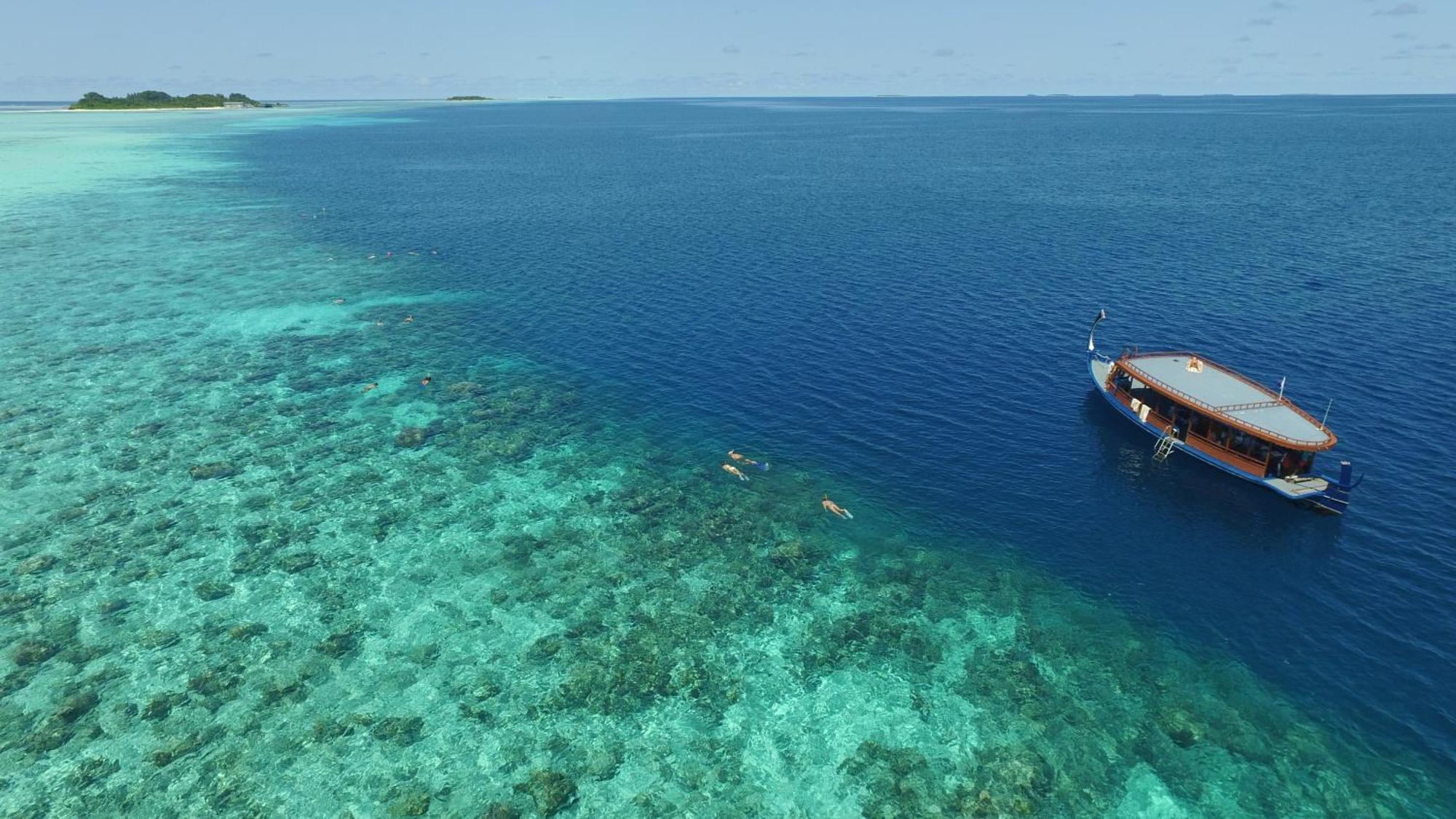 Отель Cocoon Maldives Kurendhoo Экстерьер фото