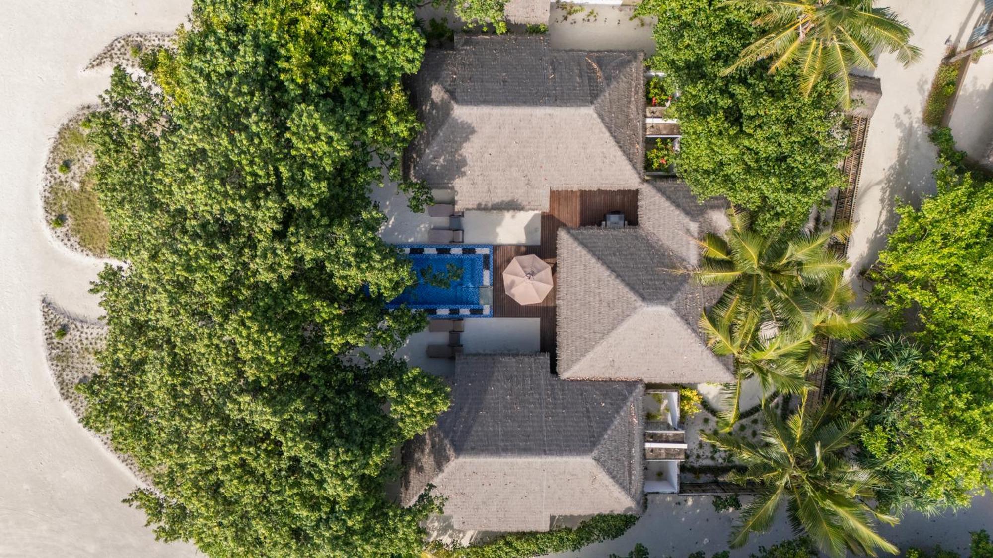 Отель Cocoon Maldives Kurendhoo Экстерьер фото