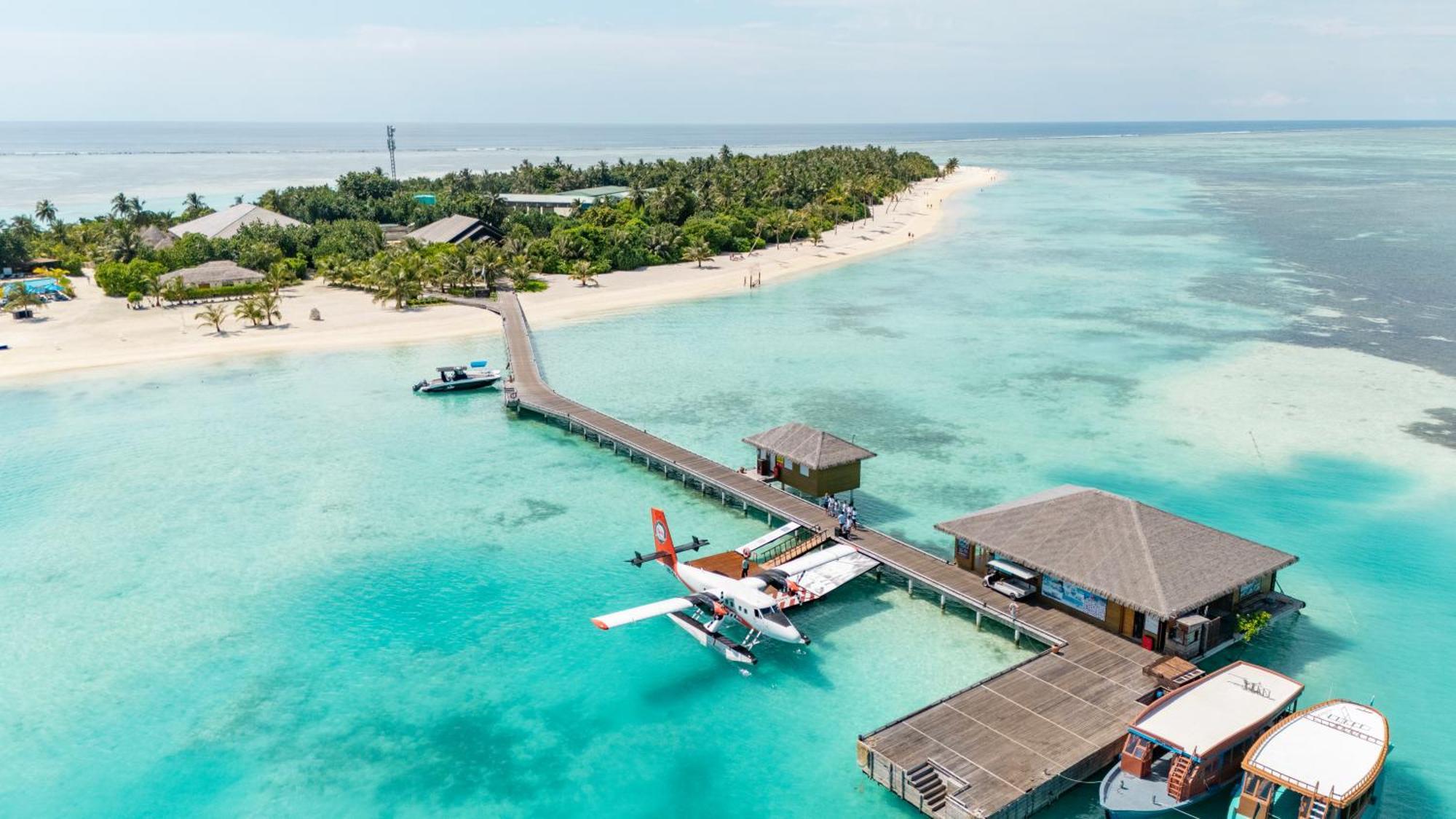 Отель Cocoon Maldives Kurendhoo Экстерьер фото