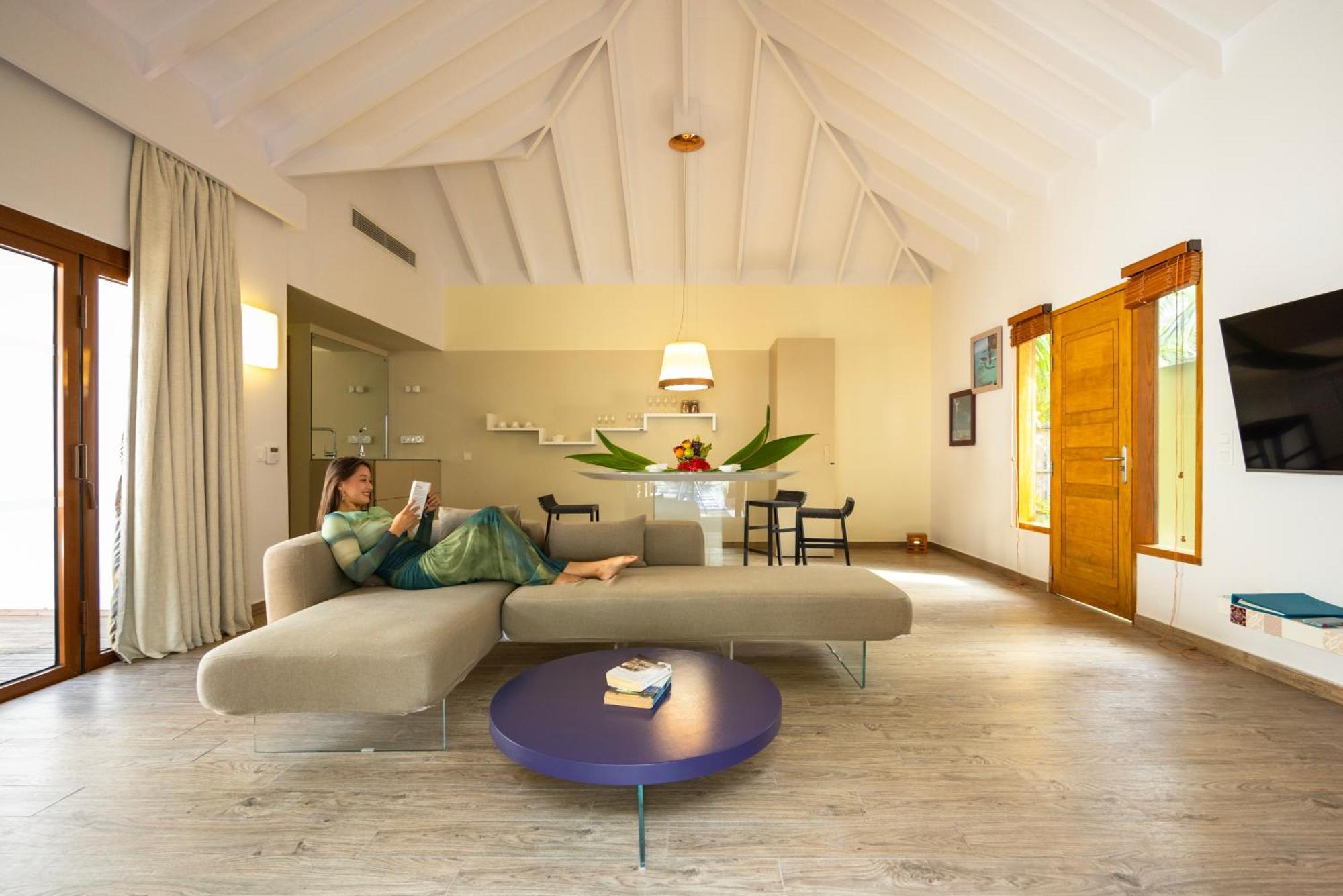 Отель Cocoon Maldives Kurendhoo Экстерьер фото